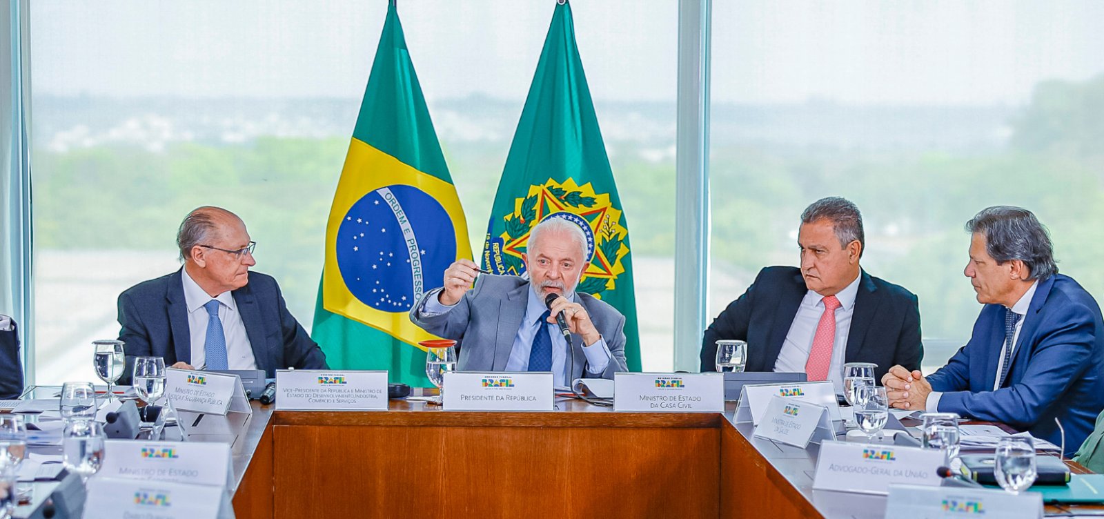 Lula diz que bets têm que ser tratadas como "questão de dependência"