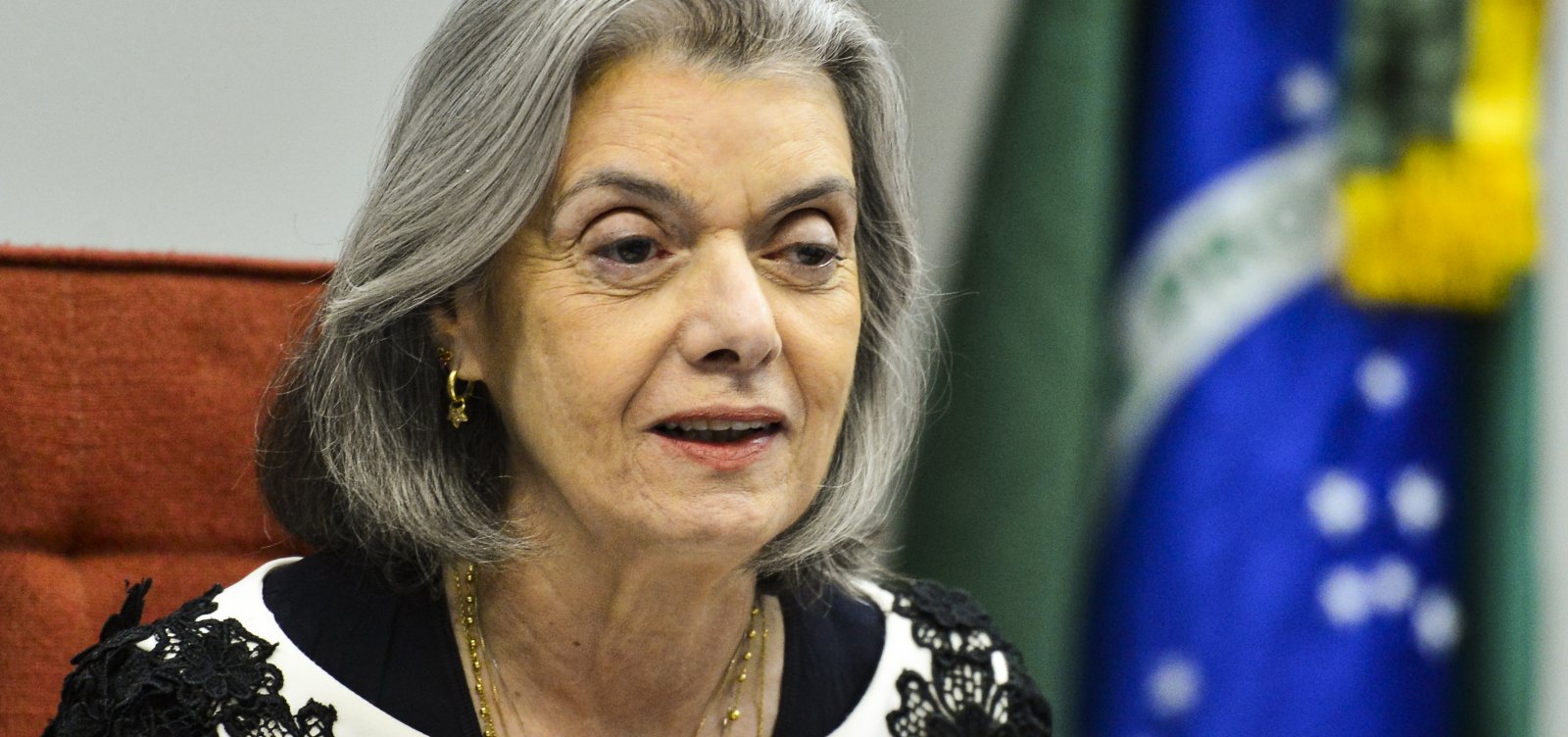 Tecnologias podem oferecer possibilidade de morte de liberdades, diz Cármen Lúcia