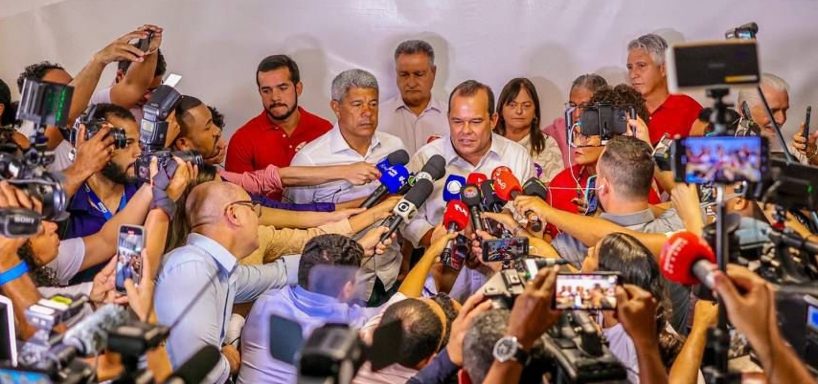 Acompanhado de Jerônimo e Rui, Geraldo Jr destaca união do grupo e dispara: “prefeitura racista”