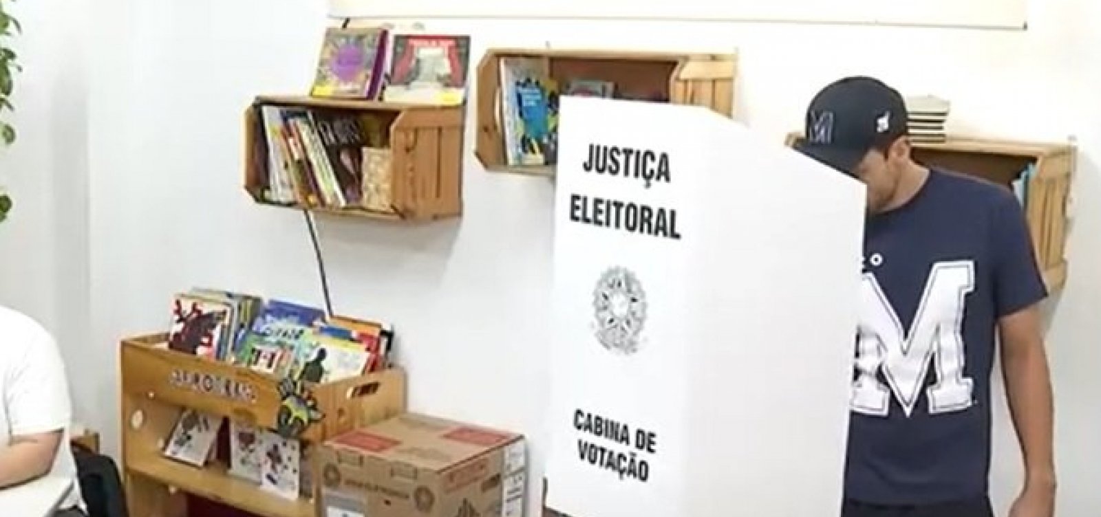 Marçal vota a poucos minutos do fechamento das urnas