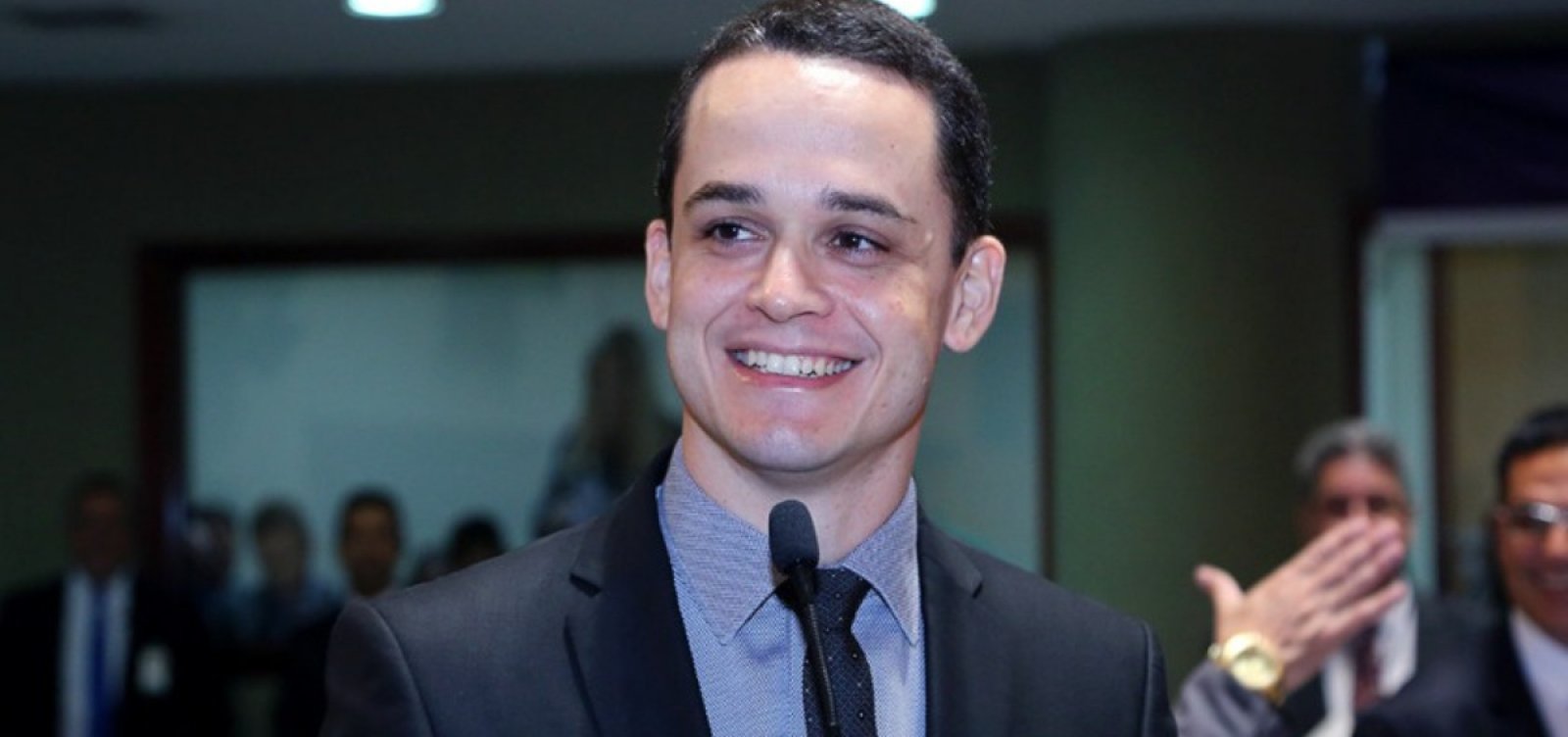 Lorenzo Pazolini é reeleito no primeiro turno em Vitória