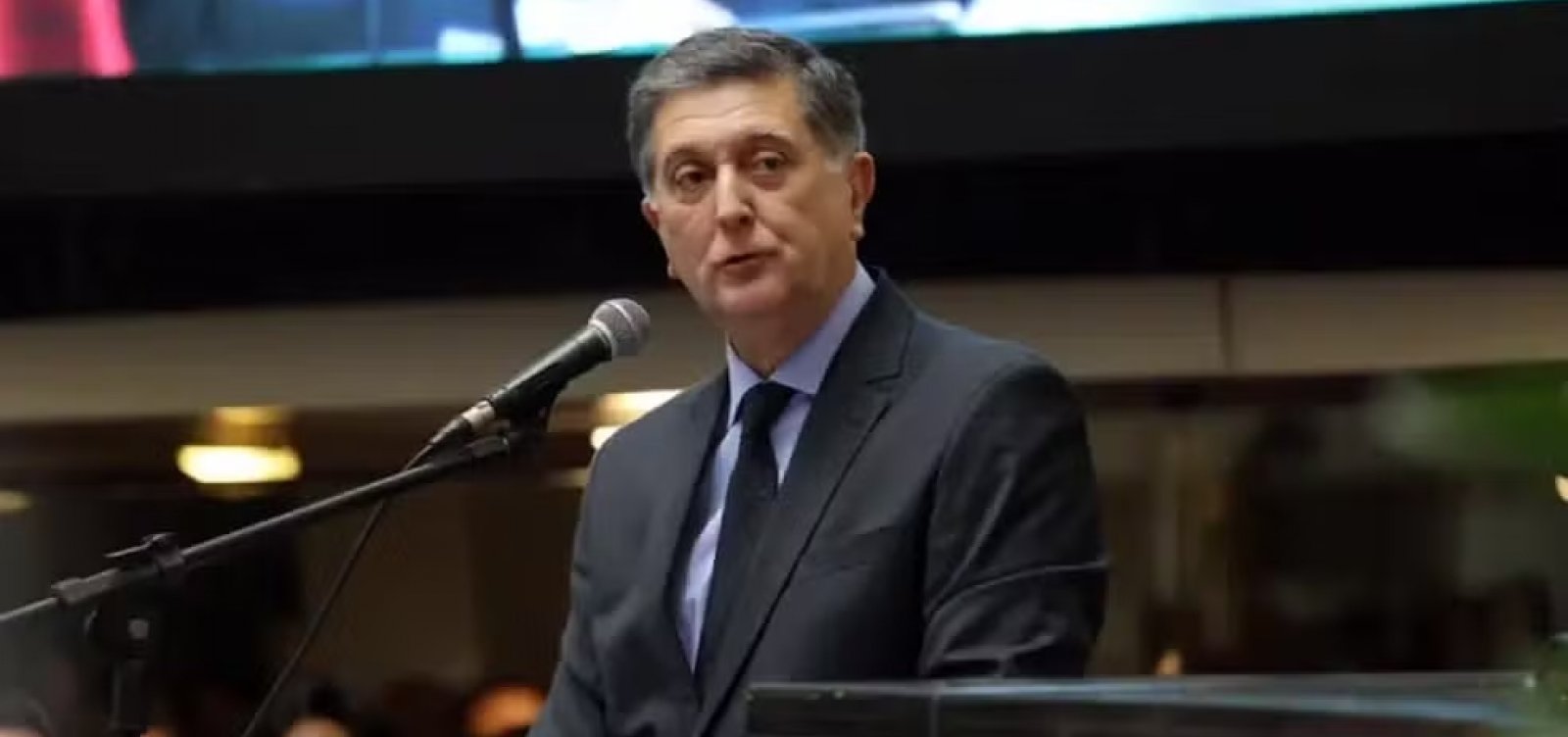 Topázio Neto é reeleito no primeiro turno em Florianópolis