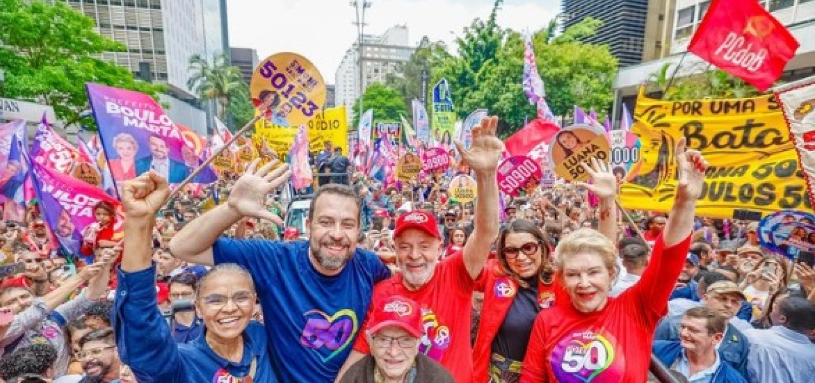 Lula reforça presença em cidades-chave após resultado do primeiro turno