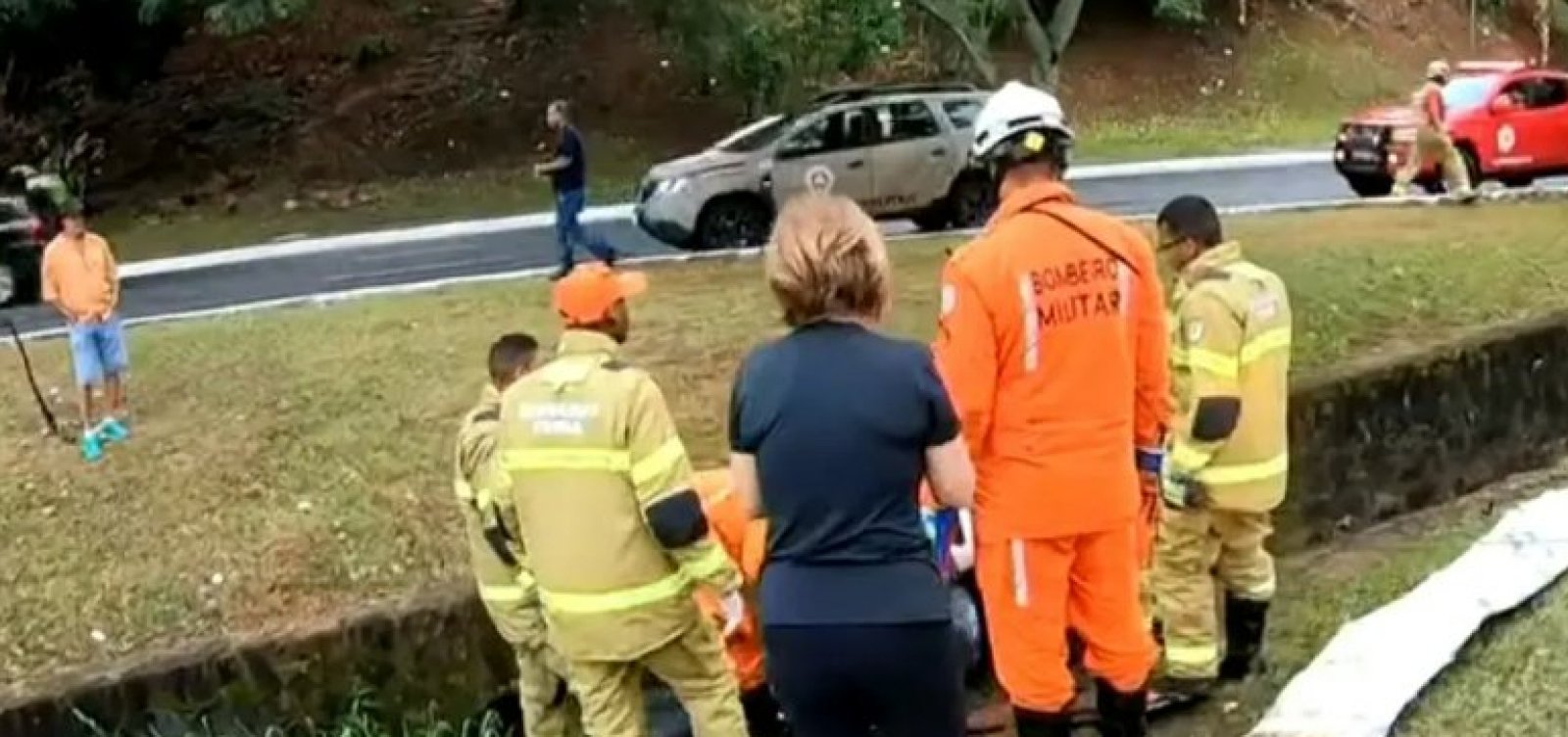 Homem fica preso em carro após acidente na Garibaldi nesta terça-feira