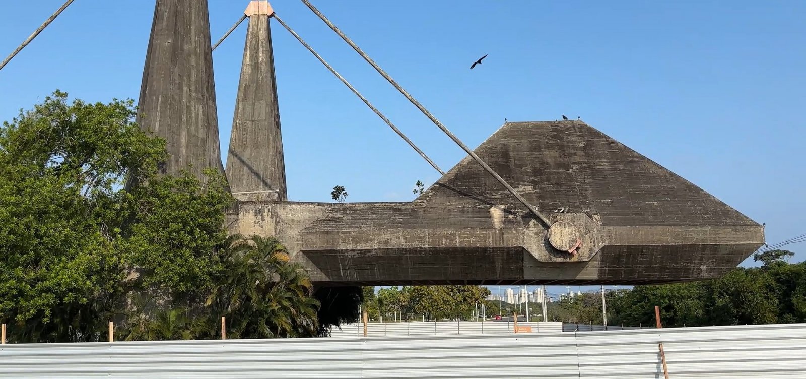 Tradicional monumento do CAB, o Prédio da Balança passa por medida paliativa para impedir desabamento