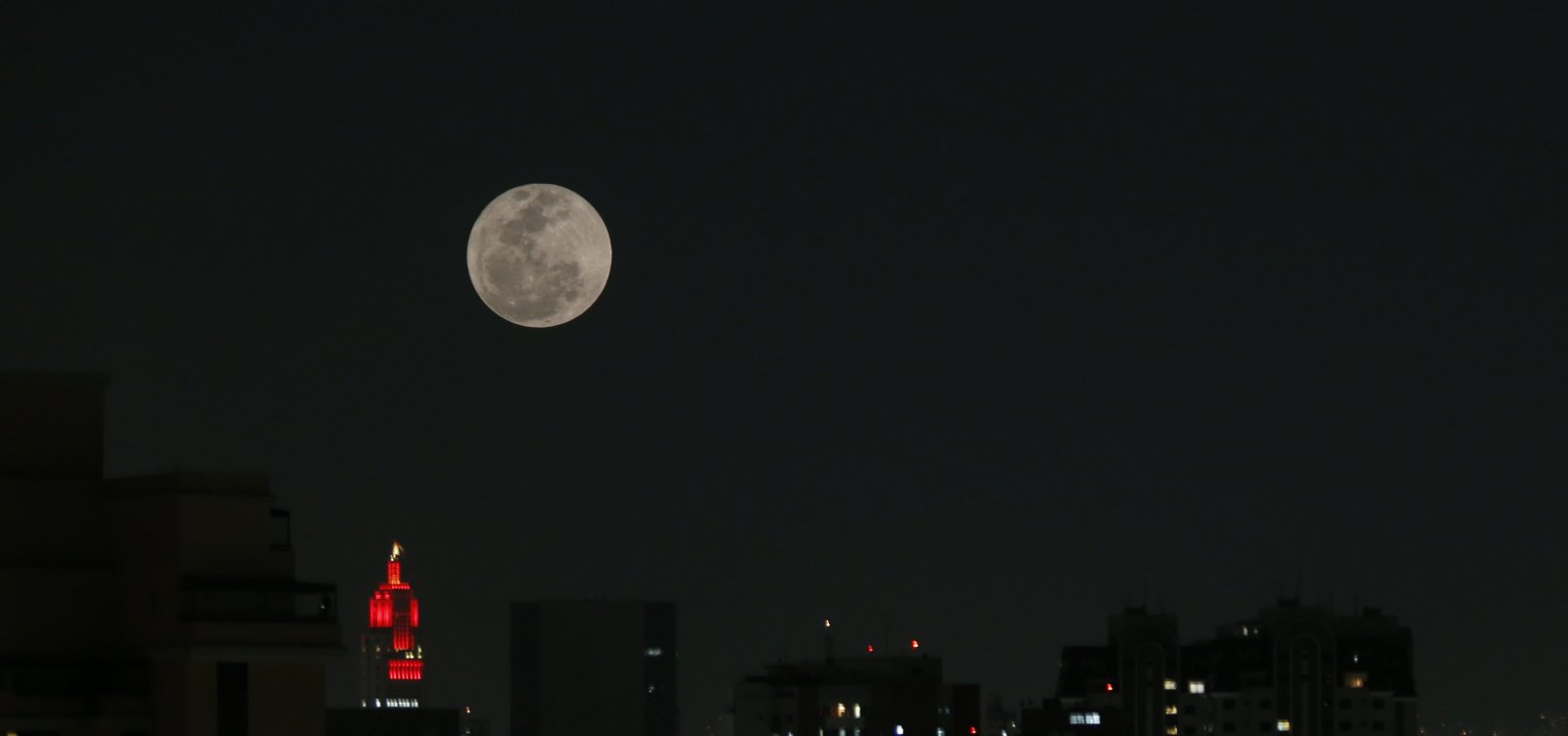 Maior superlua do ano acontecerá nesta quinta-feira