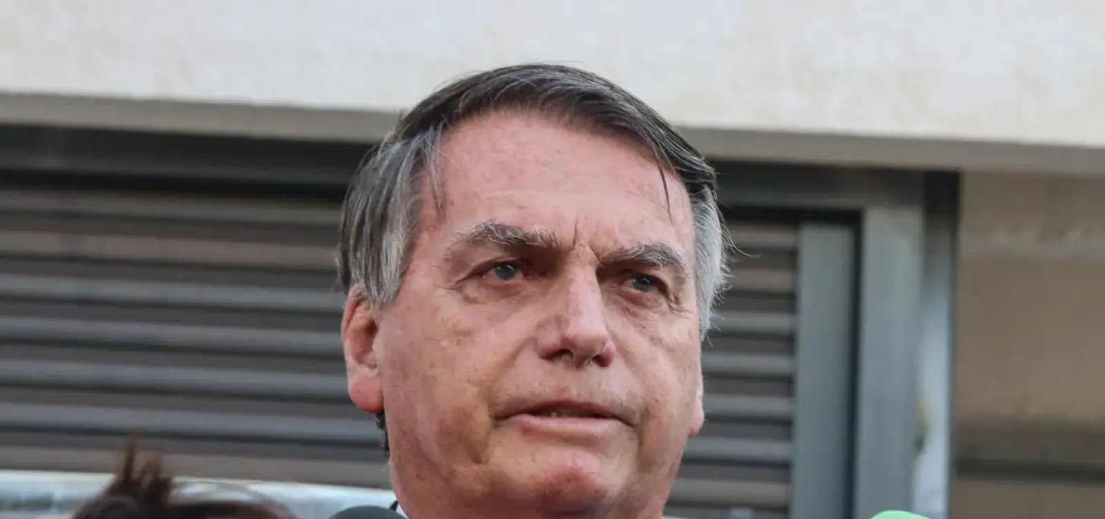 Bolsonaro diz não querer ver Michelle “envolvida em campanha”, mas que ela cogita vaga ao Senado