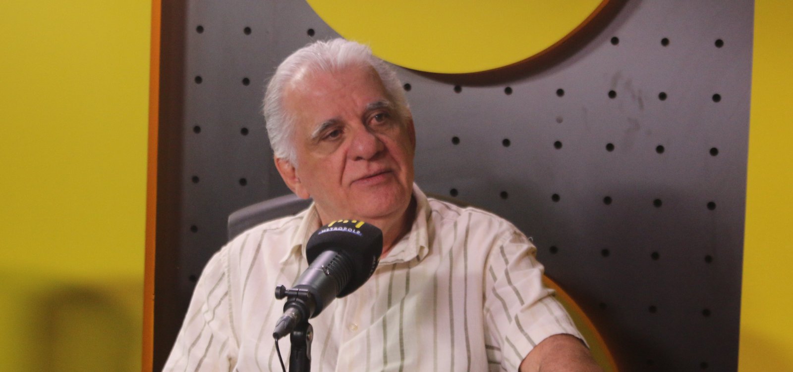 “‘Carlismo’ aparecia como continuidade assegurada”, diz escritor de livro sobre ACM