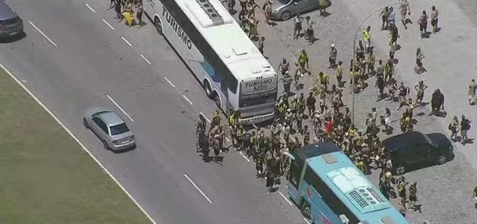 Torcedores do Peñarol causam barbárie na zona oeste do Rio de Janeiro