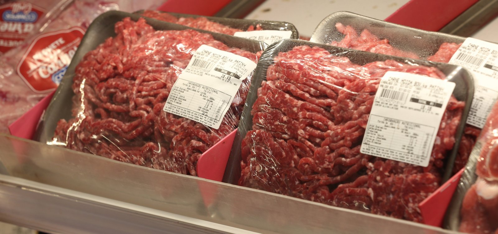 Dez toneladas de carne podre são apreendidas em comércio na Bahia