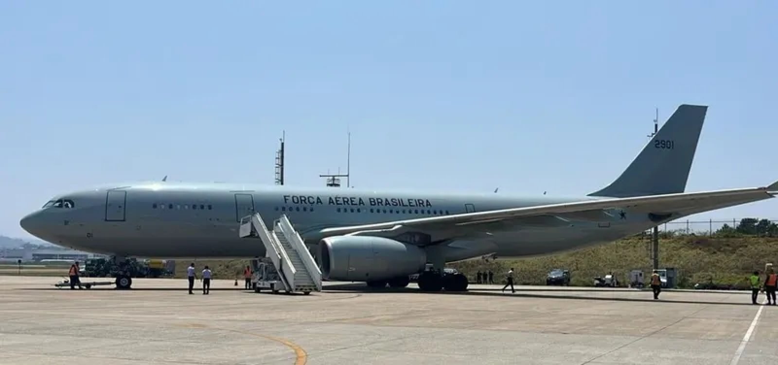 Oitavo voo com brasileiros repatriados decola de Beirute nesta quinta-feira 