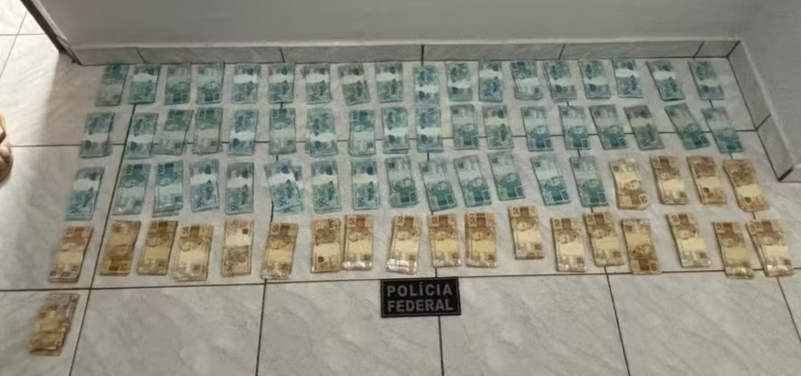 PF apreende R$ 72 mil na casa de assessor do deputado Gustavo Gayer