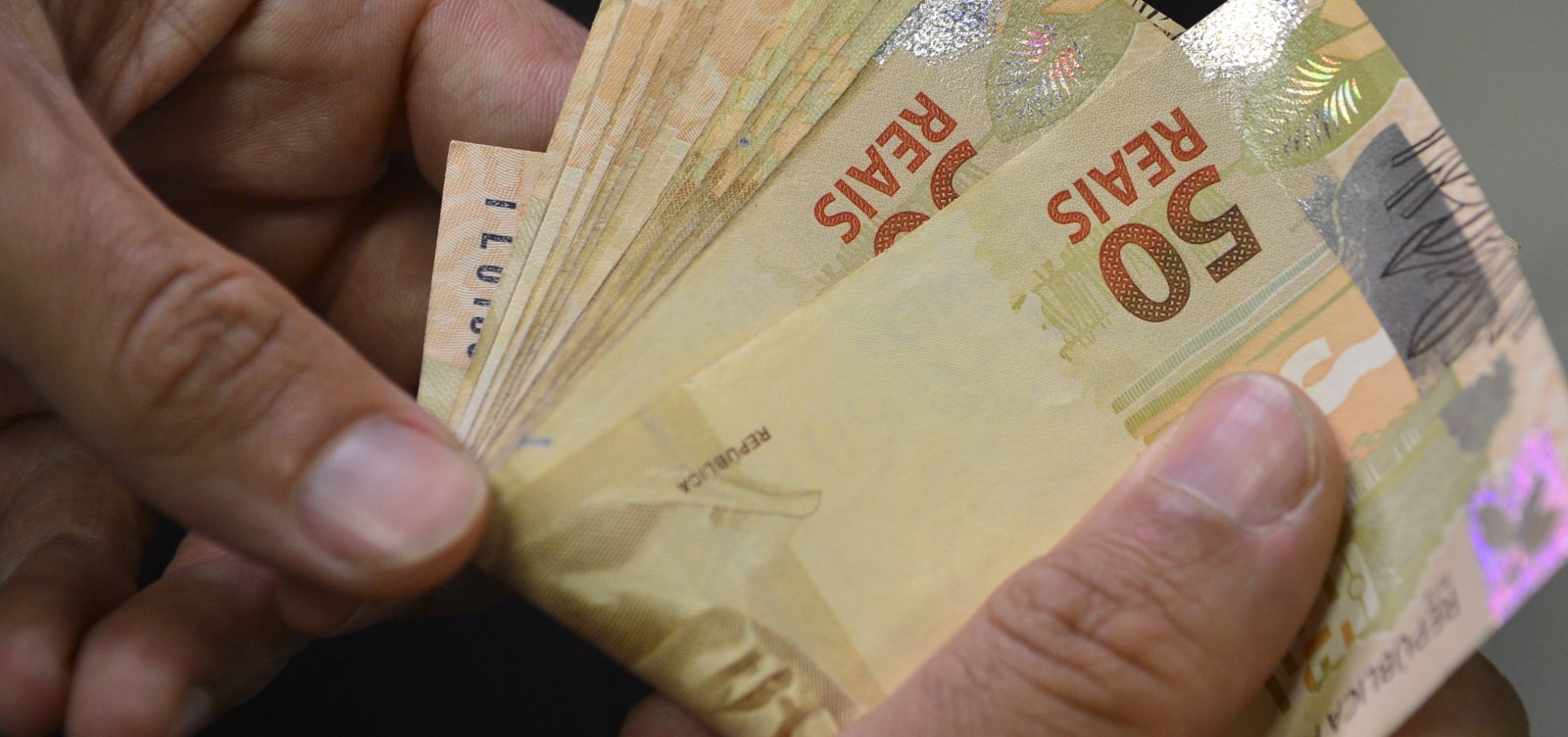 Caixa finaliza pagamento do Bolsa Família de outubro; NIS final 0 recebe nesta quinta