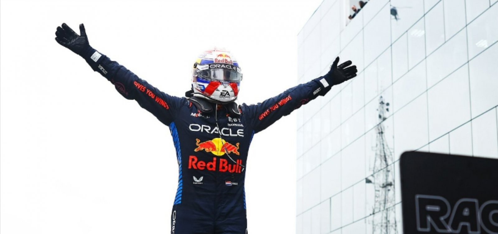 Max Verstappen conquista vitória impressionante em São Paulo saindo da 17ª posição