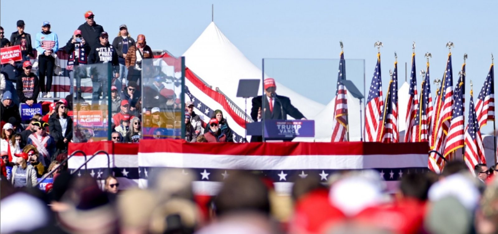 Trump sugere que não se importaria com tiros em jornalistas durante comício na Pensilvânia