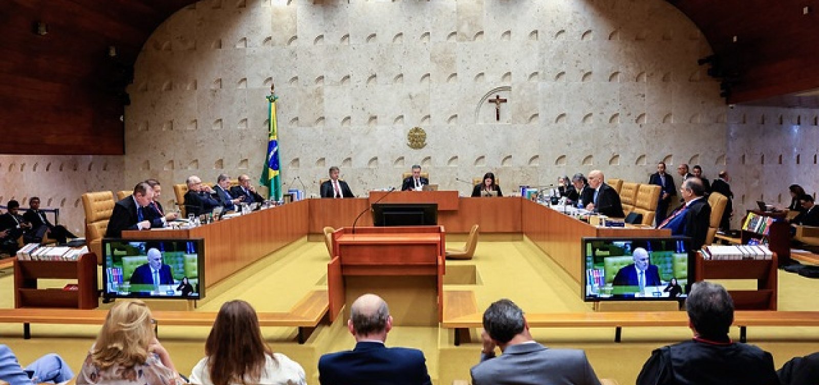 STF valida mudança constitucional para servidores públicos sem estabilidade e aplica regime CLT 