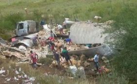 Carro e caminhão colidem na BR-116; uma pessoa morre e duas ficam feridas
