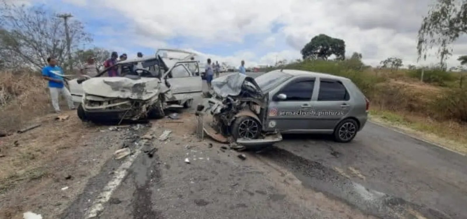 Acidente entre veículos deixa uma pessoa morta e outras feridas no Vale do Jiquiriça na Bahia