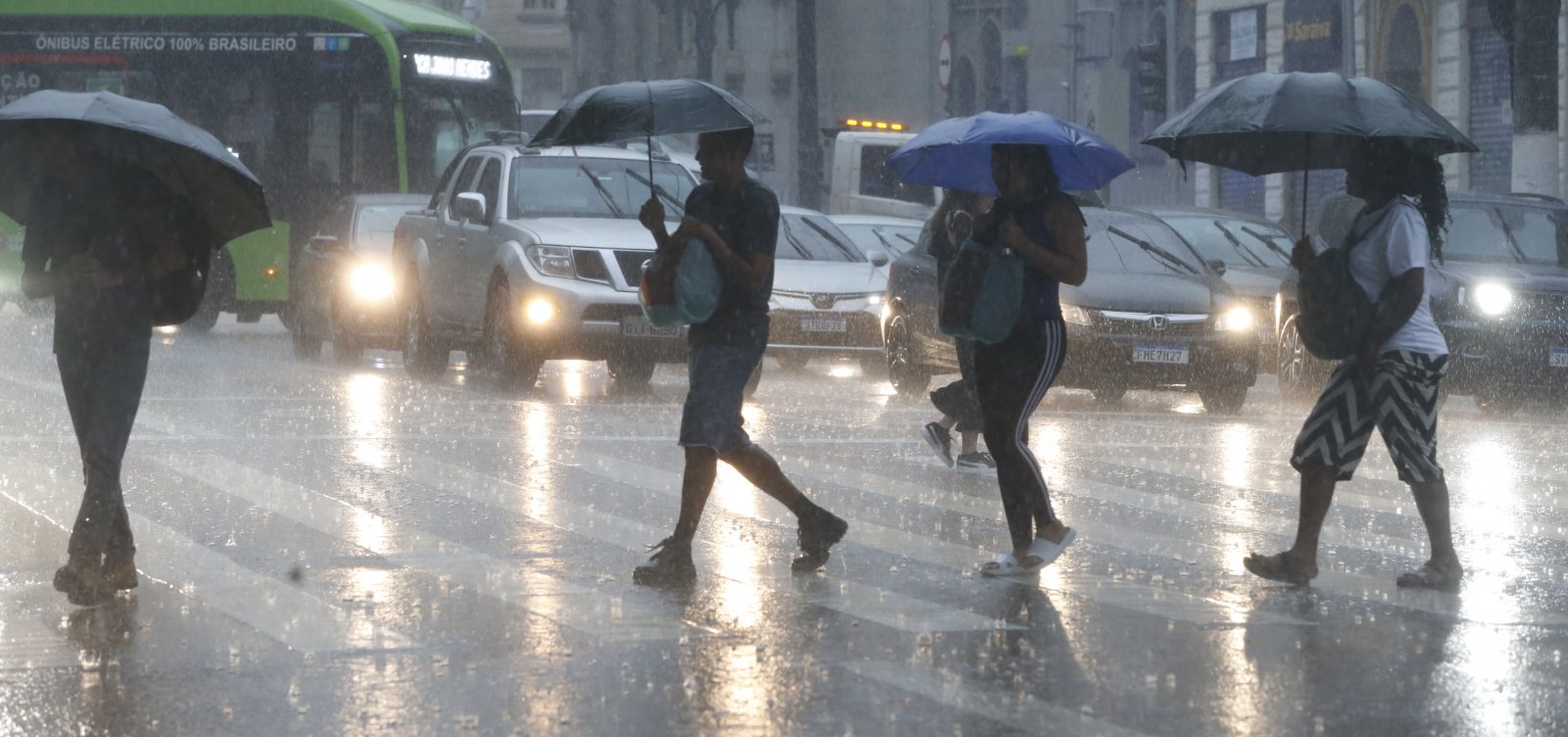 Inmet alerta sobre chuvas e ventos fortes nesta quarta; Bahia está na lista