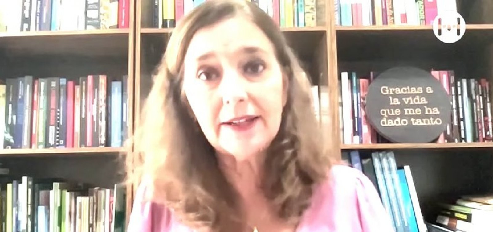 “Prenúncio de algo grave”, diz Cristina Serra sobre artigo de Bolsonaro na Folha