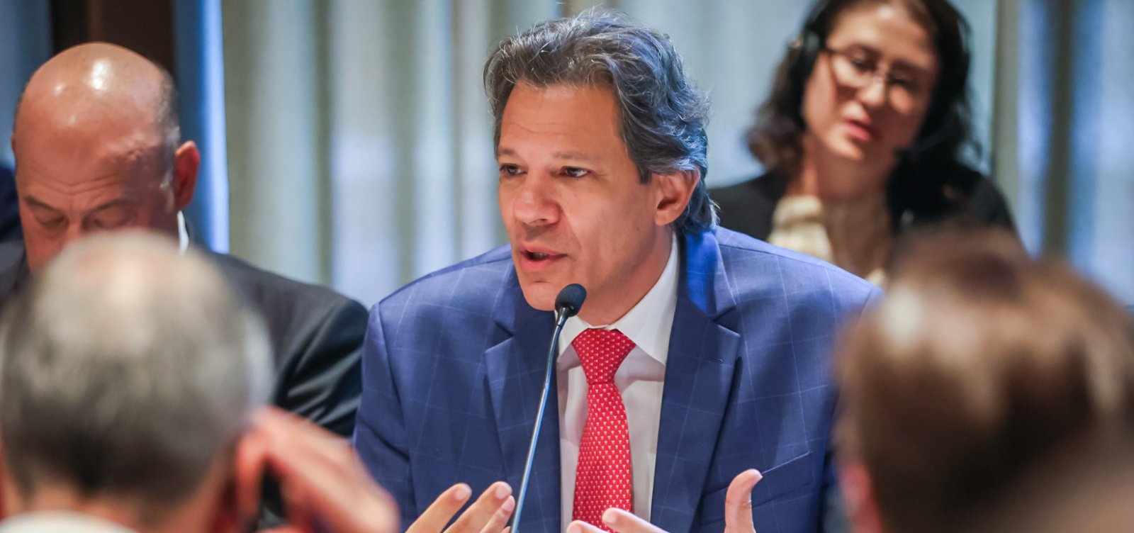 Fernando Haddad se reúne com ministro da Defesa para discutir cortes de gastos