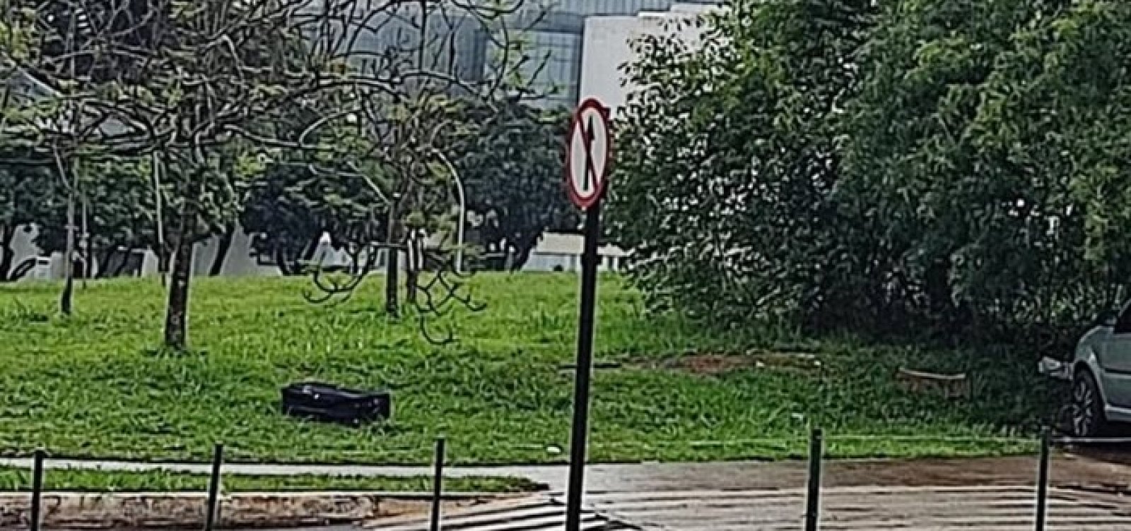 PMDF apura suspeita de bomba na Praça dos Três Poderes