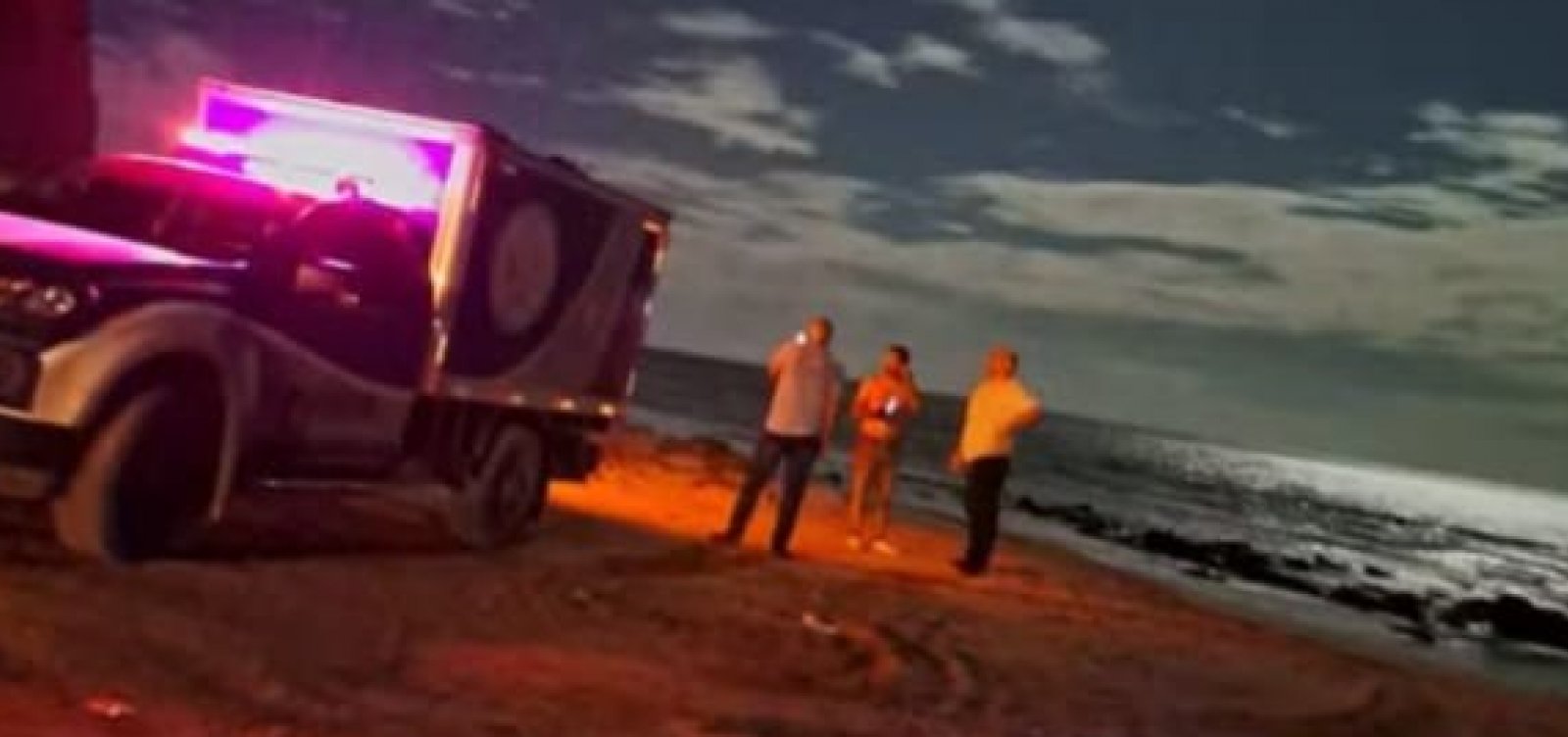 Turista mineiro morre após perder controle de parapente em praia baiana