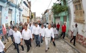 Rui vistoria obras no Centro Antigo da cidade na manhã desta sexta