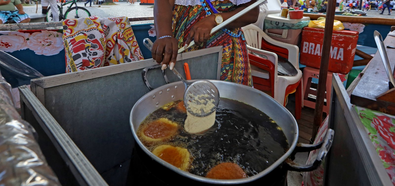 Repórter Metropole: No Dia da Baiana, soteropolitanos apontam o melhor acarajé de Salvador