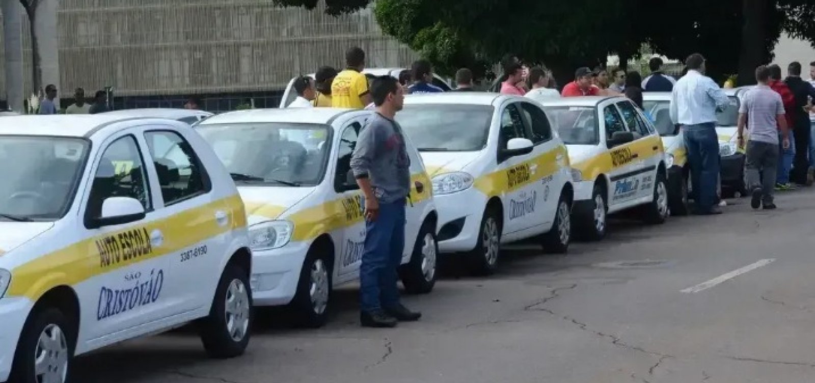  Projeto que libera dirigir 24 horas após aprovação em exame de motorista avança na Câmara