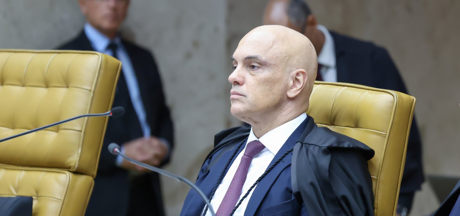 Moraes derruba sigilo do relatório da tentativa de golpe e envia material à PGR