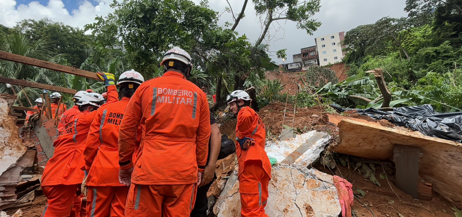 Prefeitura começa recuperação de áreas atingidas em Saramandaia