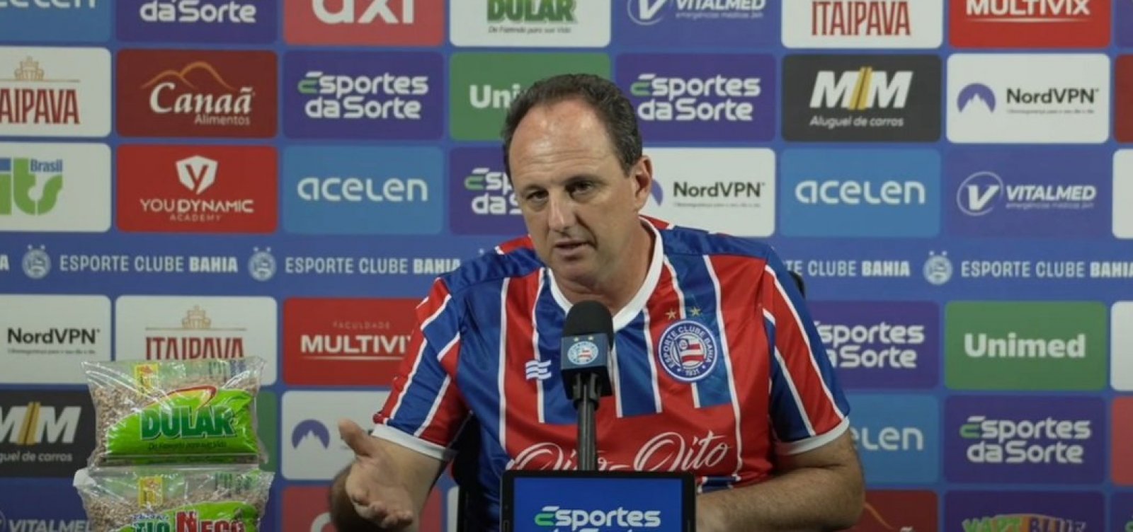 Com camisa retrô do Bahia, Ceni celebra vaga na Libertadores: "Tem seu valor"