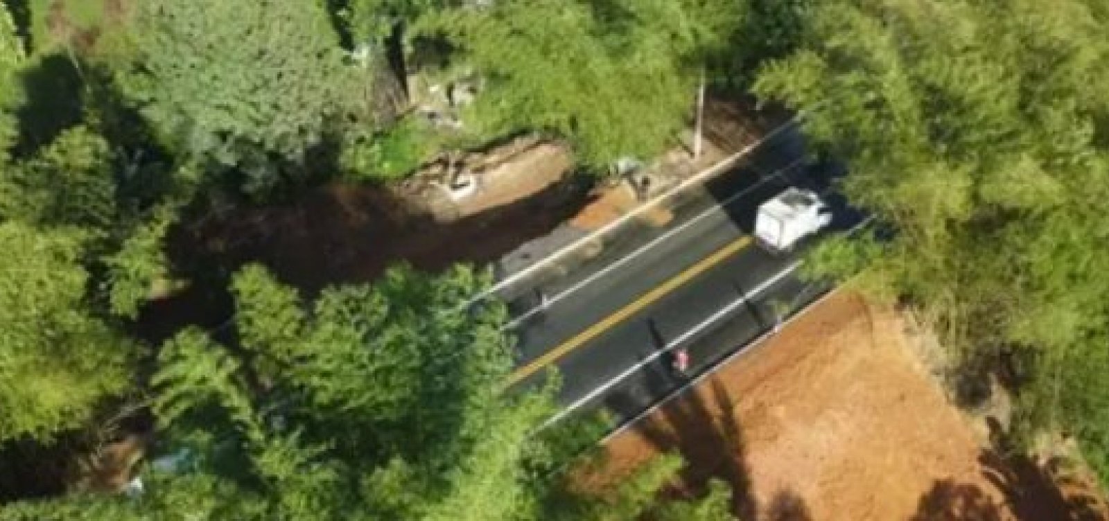 Obras provocam alterações no trânsito da Estrada do Derba; veja o que muda