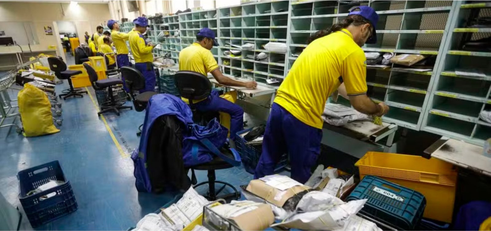 Concurso dos Correios acontece neste domingo, com 1,6 milhão de inscritos para 3,5 mil vagas