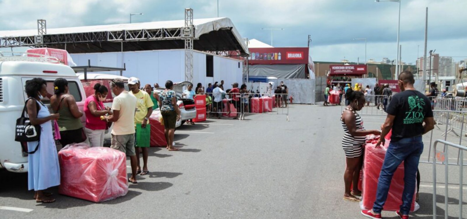  Ambulantes terão isenção de taxas para festas populares em Salvador 