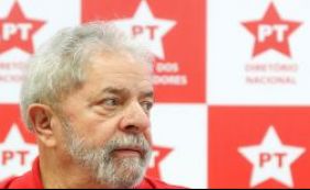 Lula ataca Cunha e diz que impeachment é articulado por "quadrilha legislativa"