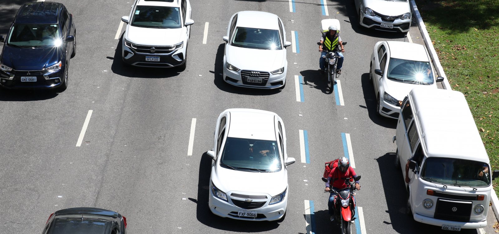 Na garupa da imprudência: Palco de acidentes, vias de Salvador podem ganhar faixas exclusivas para motos