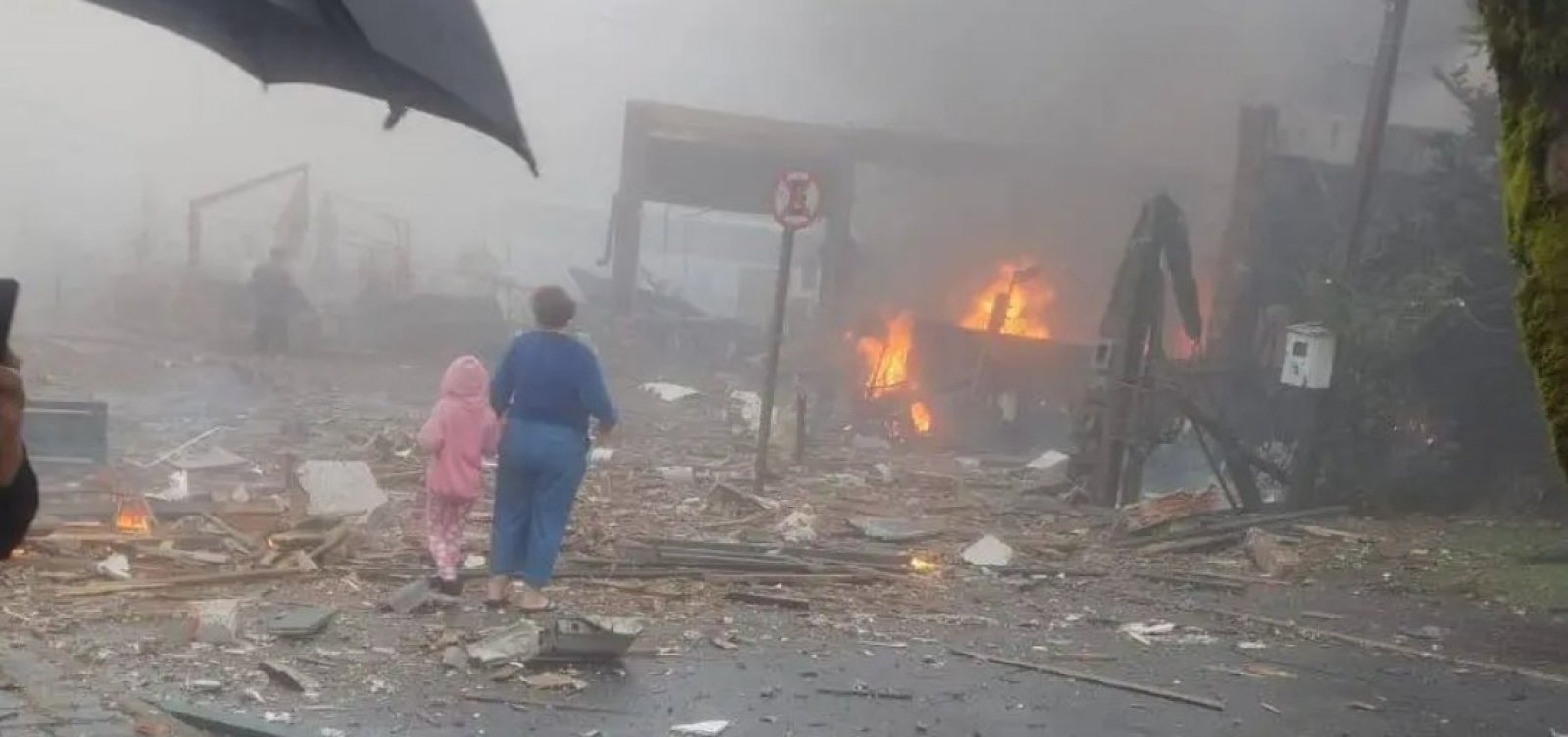 Avião cai no centro de Gramado na manhã deste domingo (22)