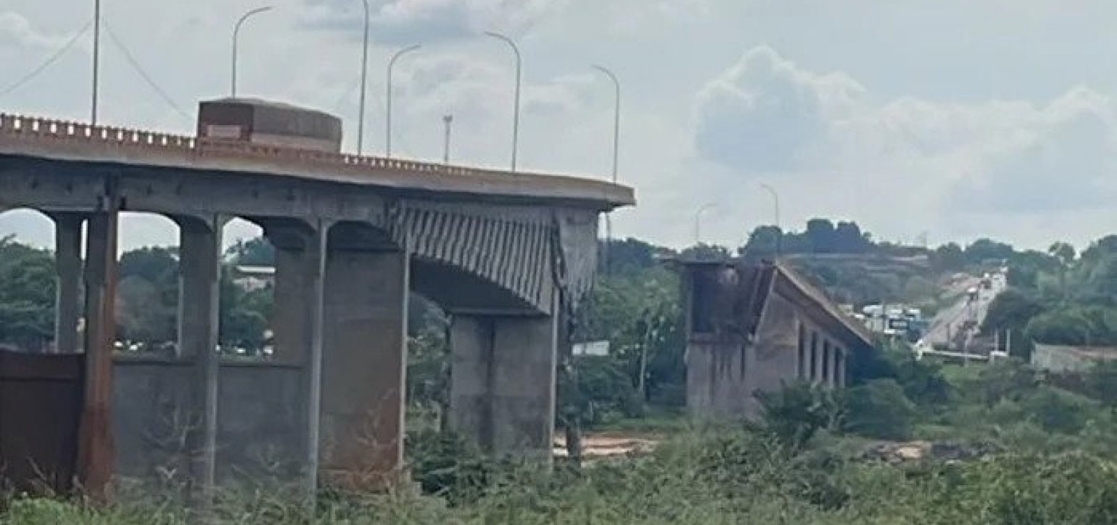 Defesa Civil alerta para risco de contaminação em rio do TO e MA após ponte desabar e suspende buscas