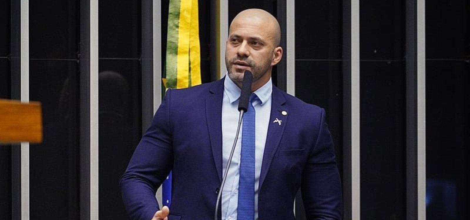 Moraes mantém prisão de Daniel Silveira após descumprimento de liberdade condicional