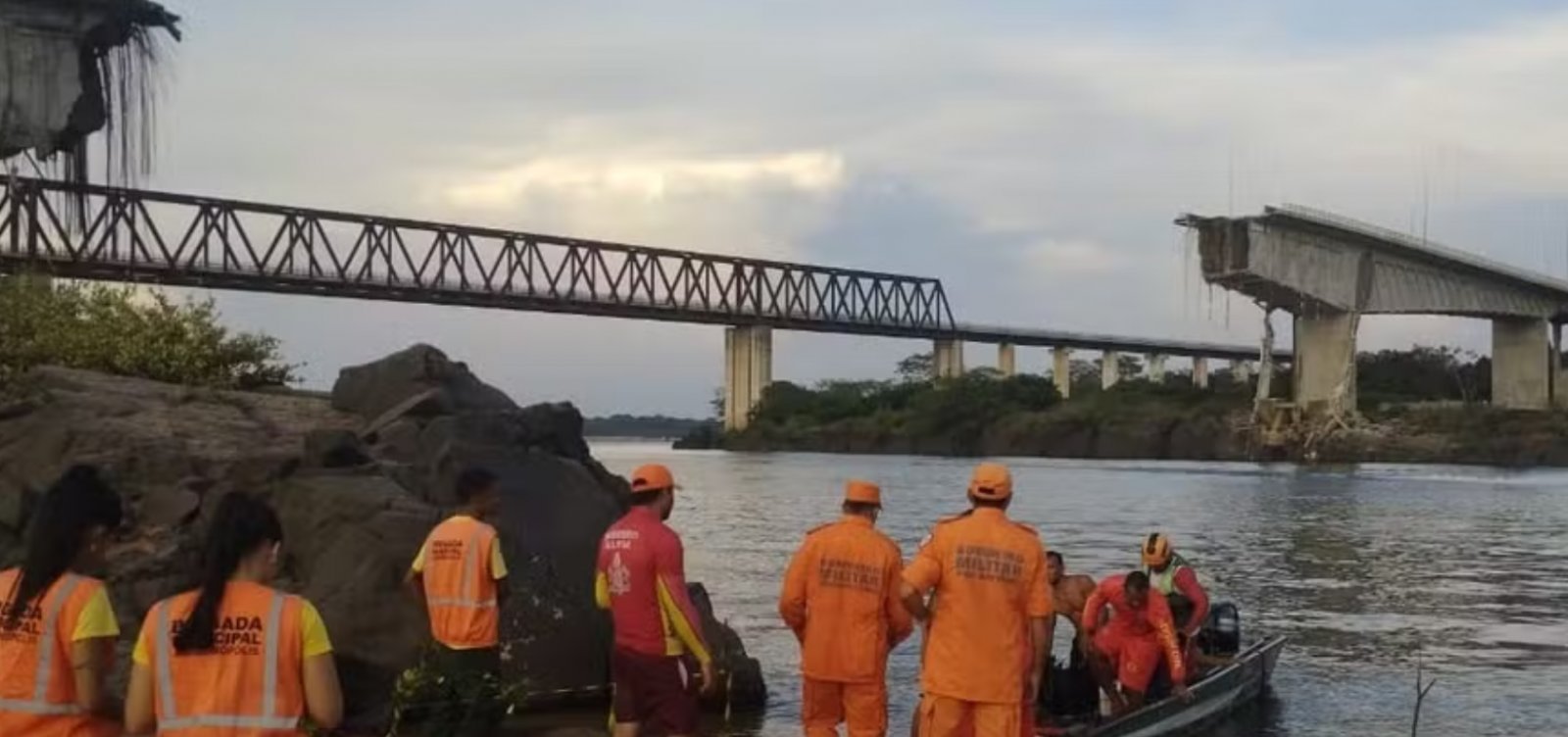 Buscas no Rio Tocantins são paralisadas após registros de movimentação da ponte