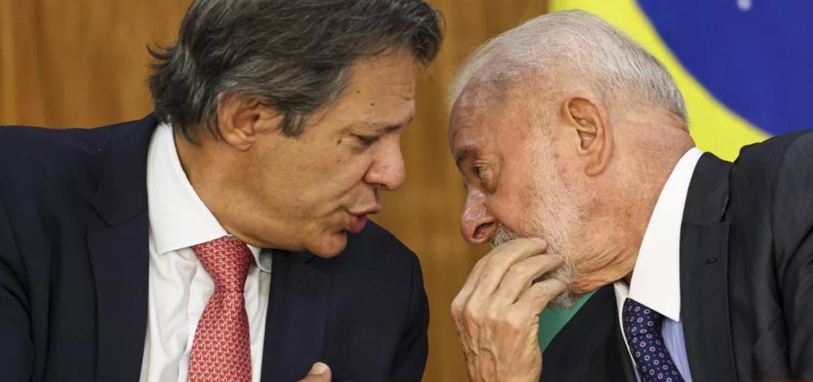 Haddad volta a Brasília e se reúne com Lula no Palácio da Alvorada