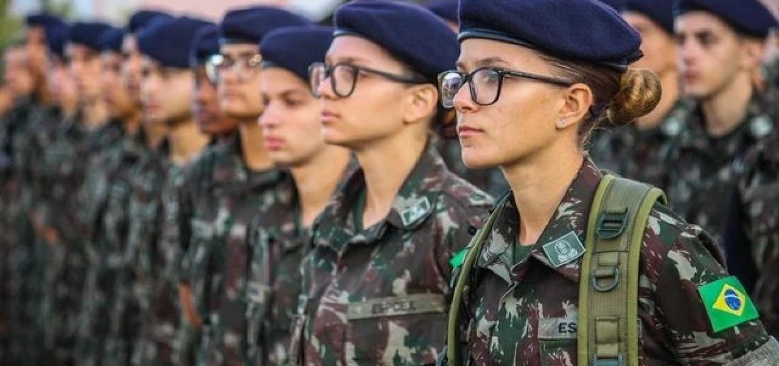 Alistamento militar feminino voluntário começa em janeiro