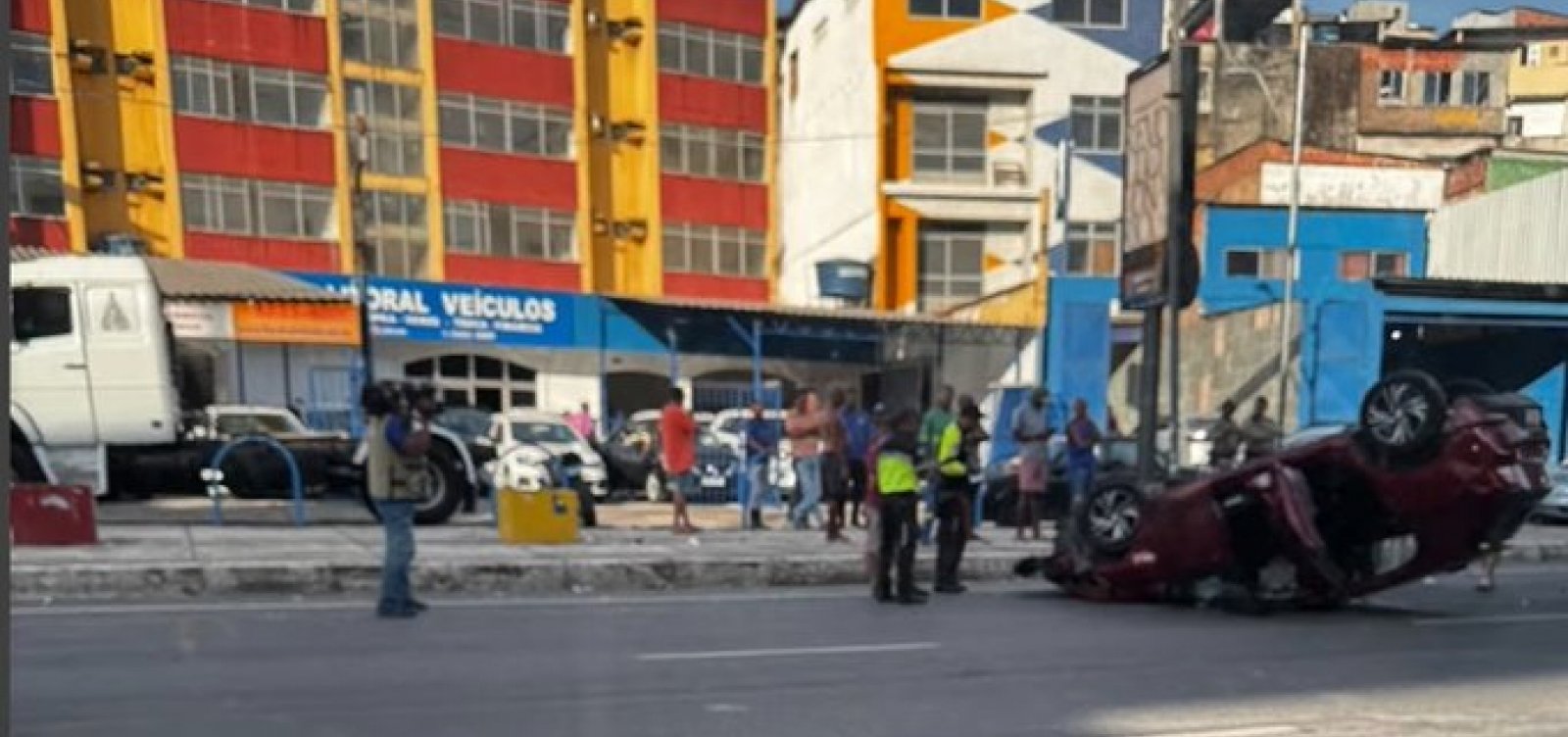 Colisão deixa quatro pessoas feridas na Avenida Bonocô em Salvador 