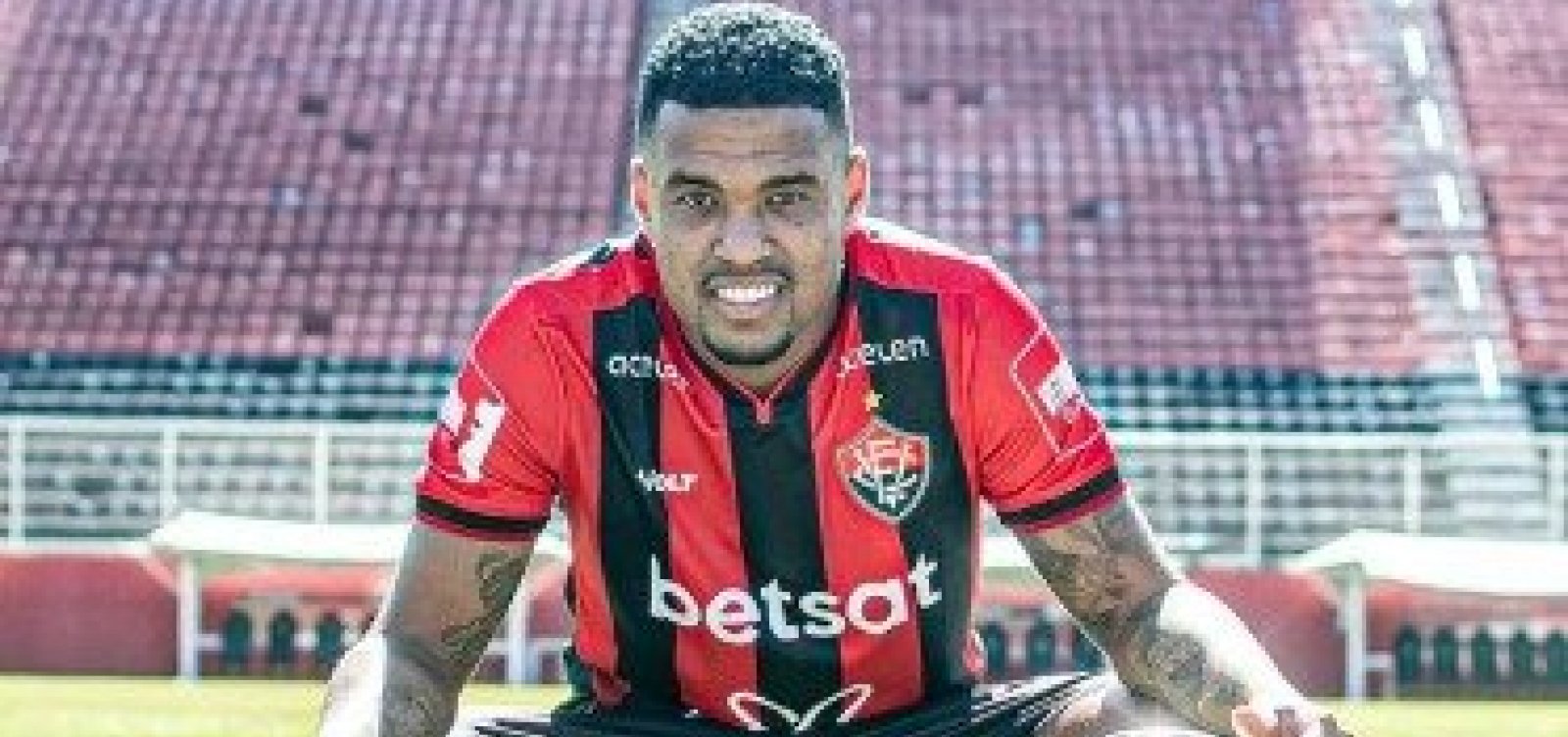 Alerrandro se despede do Vitória após temporada de destaque