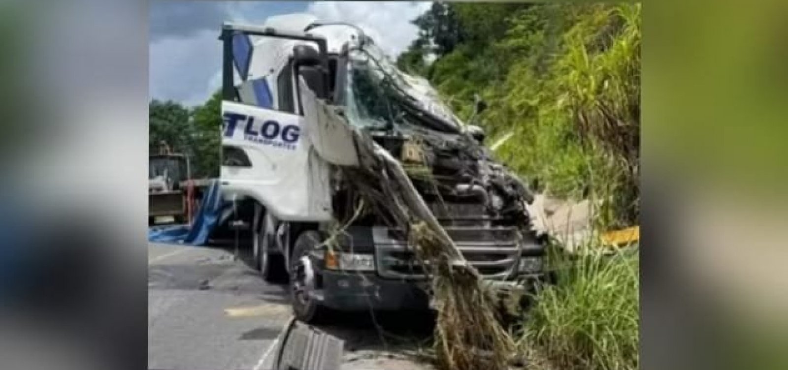 Motorista de carreta morre em acidente na Bahia