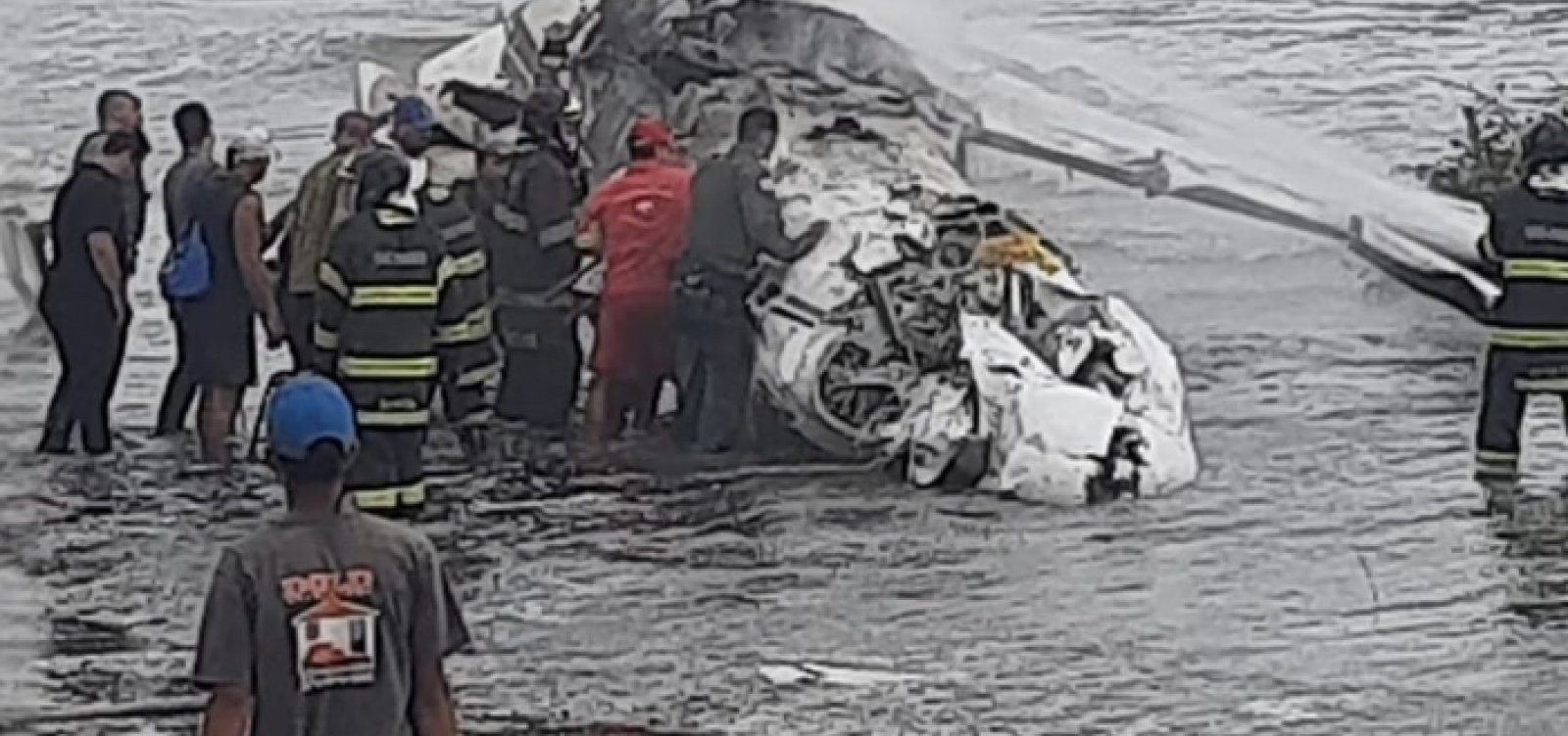 Piloto morre após jatinho explodir em aeroporto de Ubatuba 