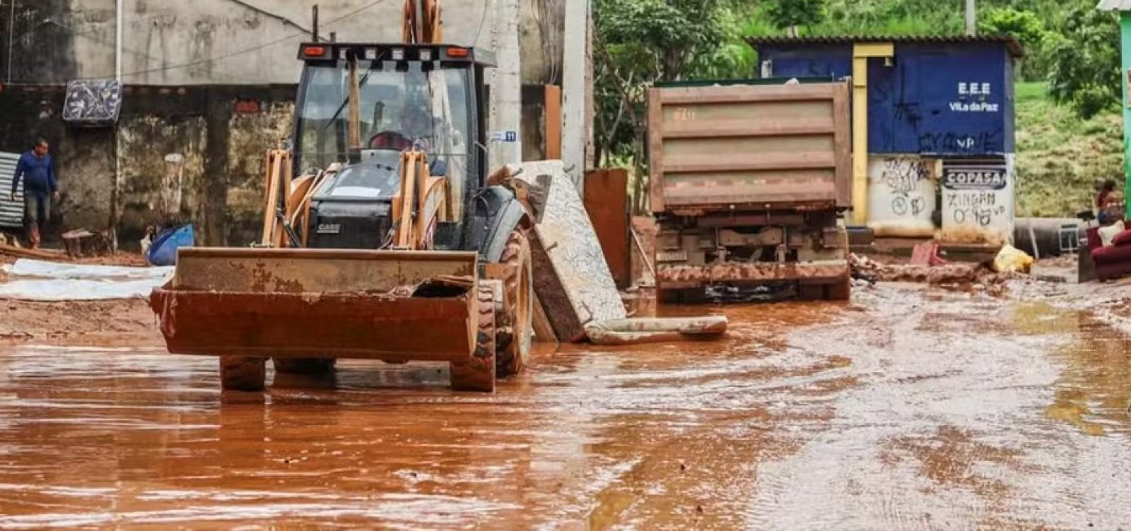 Tragédia em cidade mineira deixa 11 mortos e mais de 80 mil pessoas afetadas