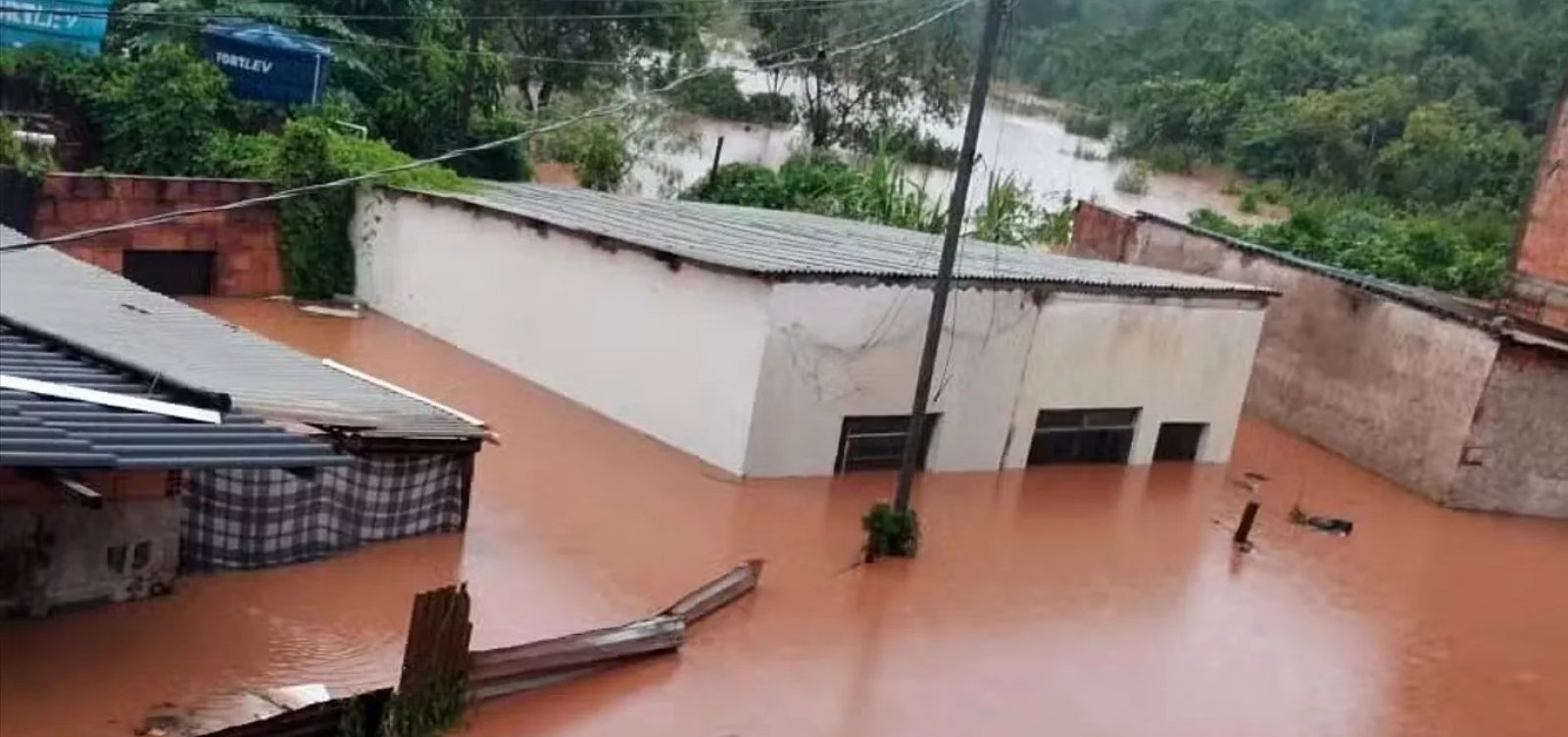 Chuvas em Minas Gerais deixam 25 mortos e 3 mil desalojados